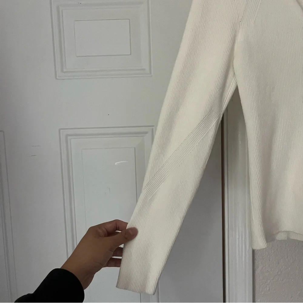 BA&SH white rib knit viscose blend chunky button up puff long sleeve top - Picture 4 of 7